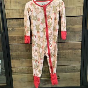 Little Sleepies pink gingerbread man zippie. 6-12 months used- good condition